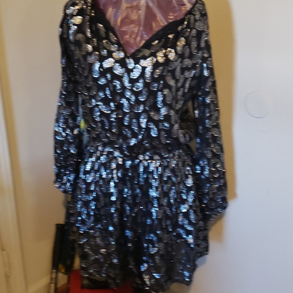 Cloths - Picture 2 of 3